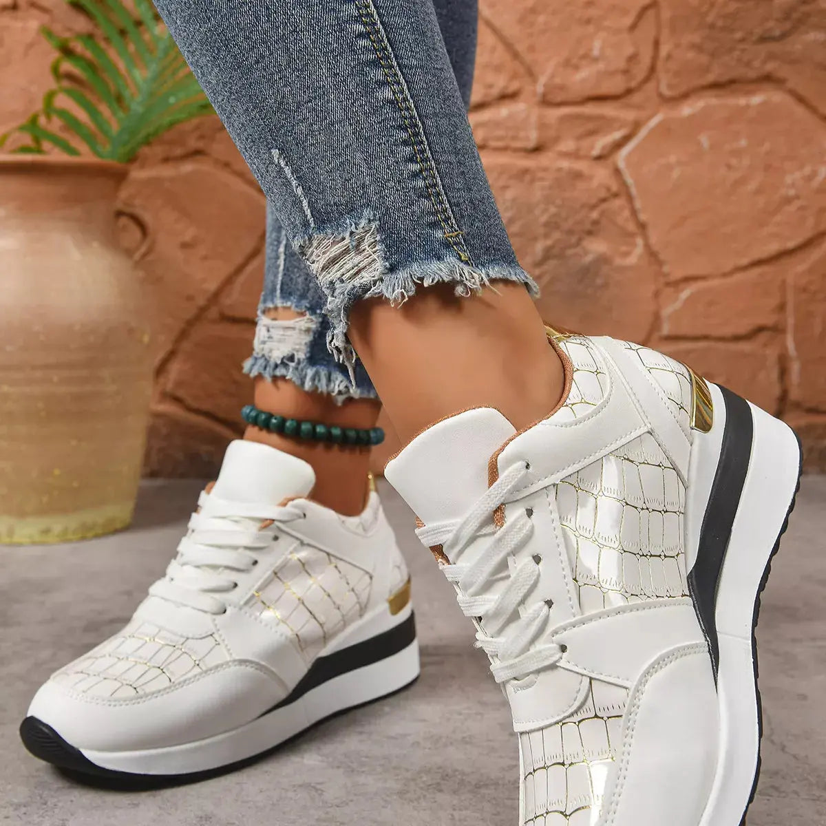 Lace Up Round Toe  Sneakers  Style Ratio