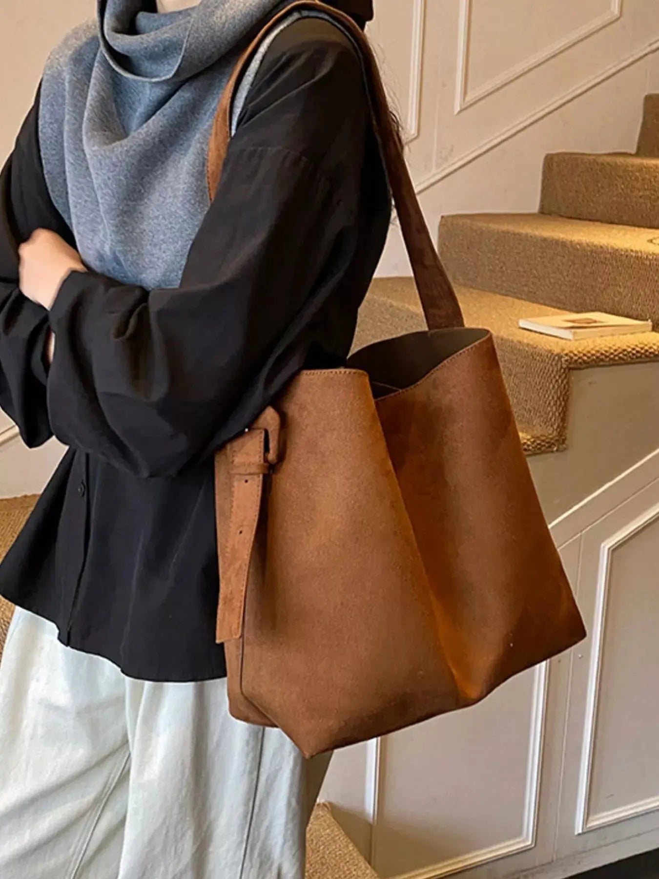 Buckle Adjustable Strap Tote Bag  Style Ratio
