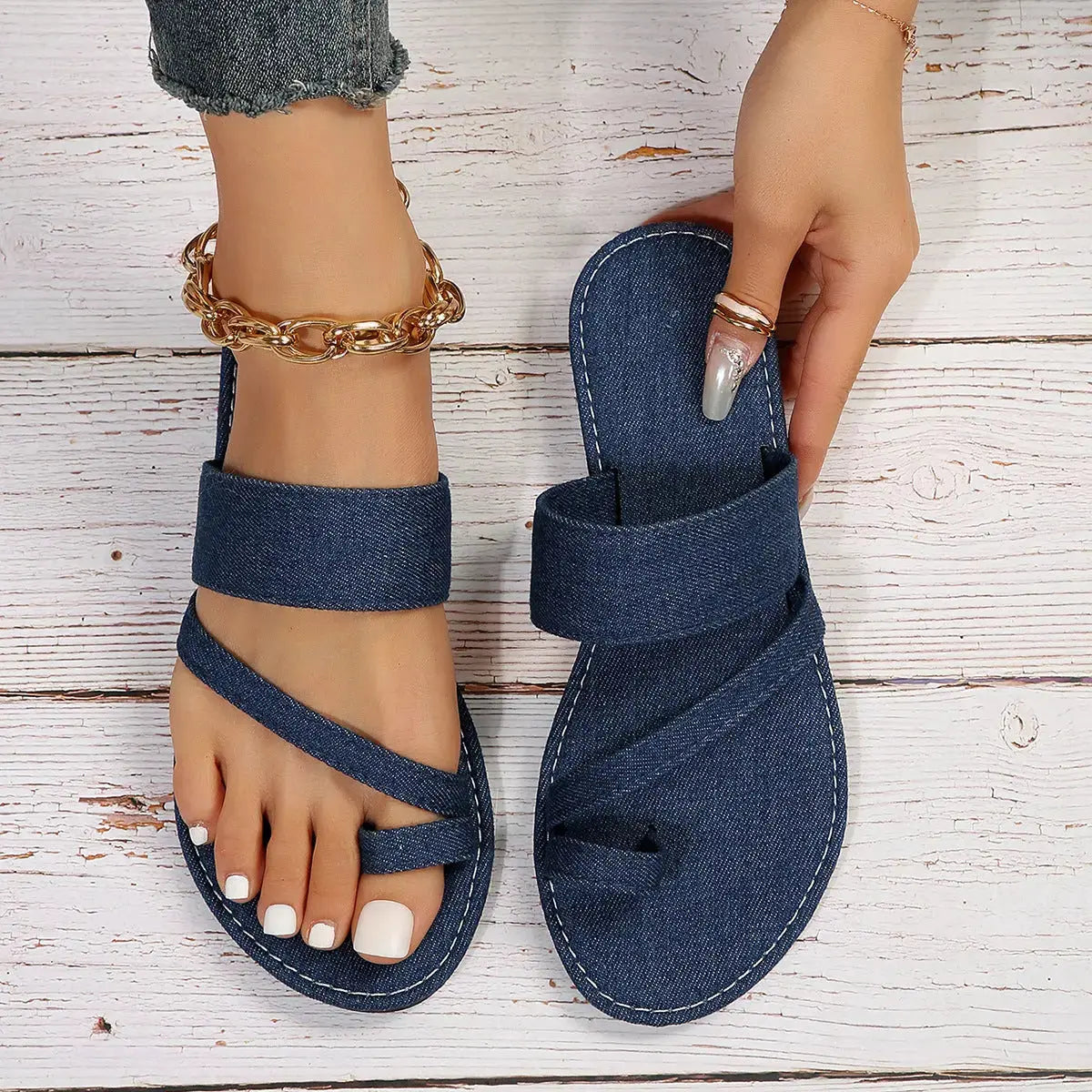 Toe Loop Sandals  Style Ratio