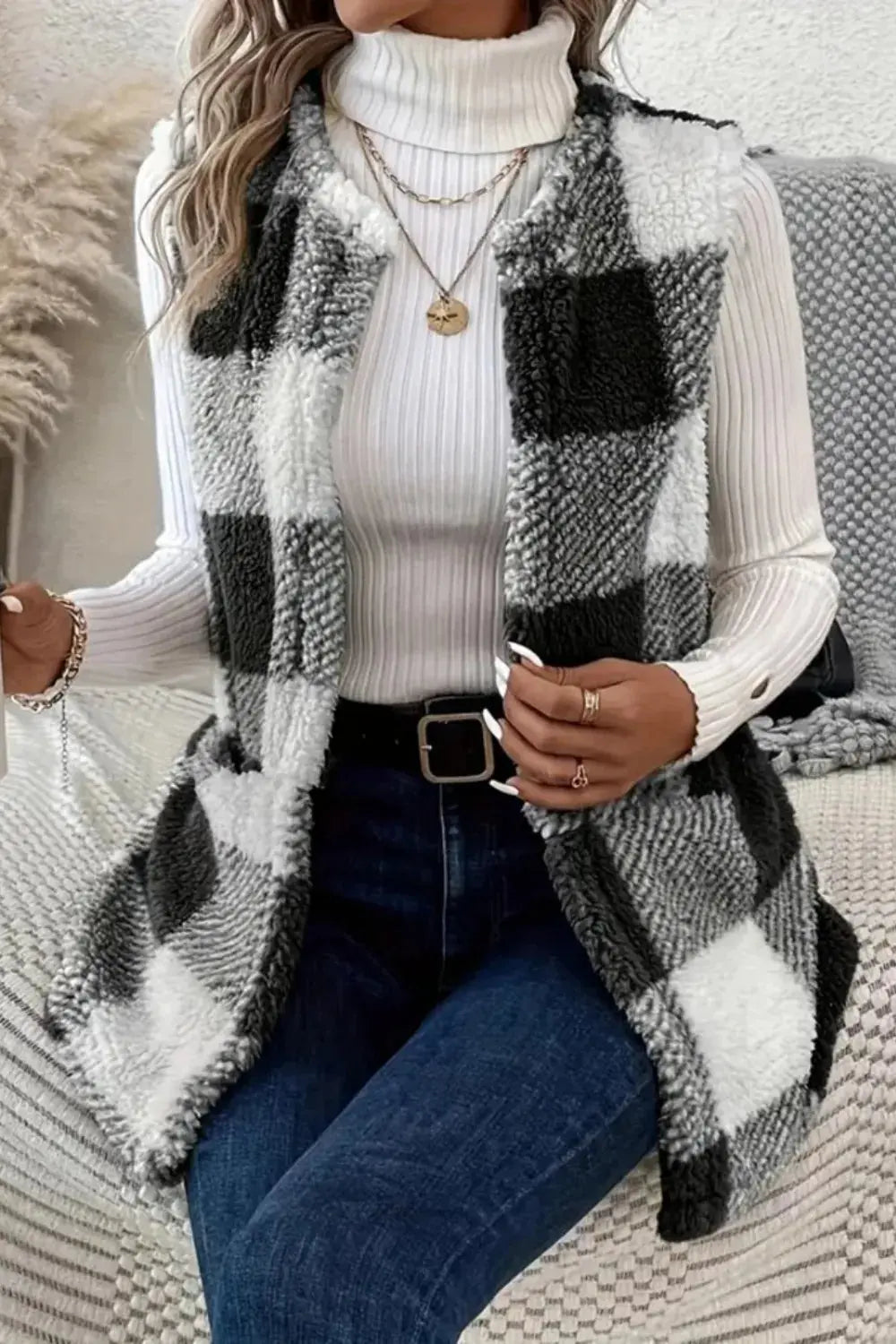 Sherpa Plaid Open Front Vest  Style Ratio