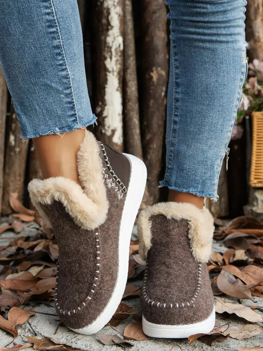 Furry Suede Round Toe Flat Sneakers  Style Ratio