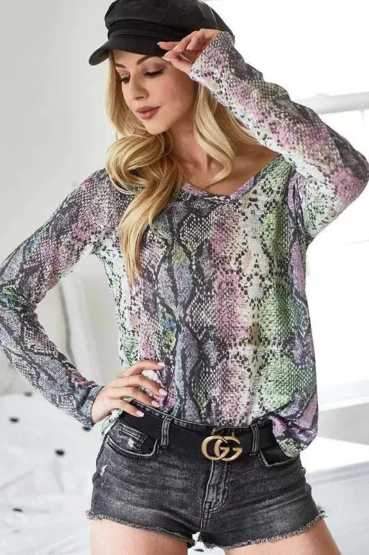 BiBi Snakeskin Print Low Gauge Hacci V Neck Long Sleeve Top  Style Ratio