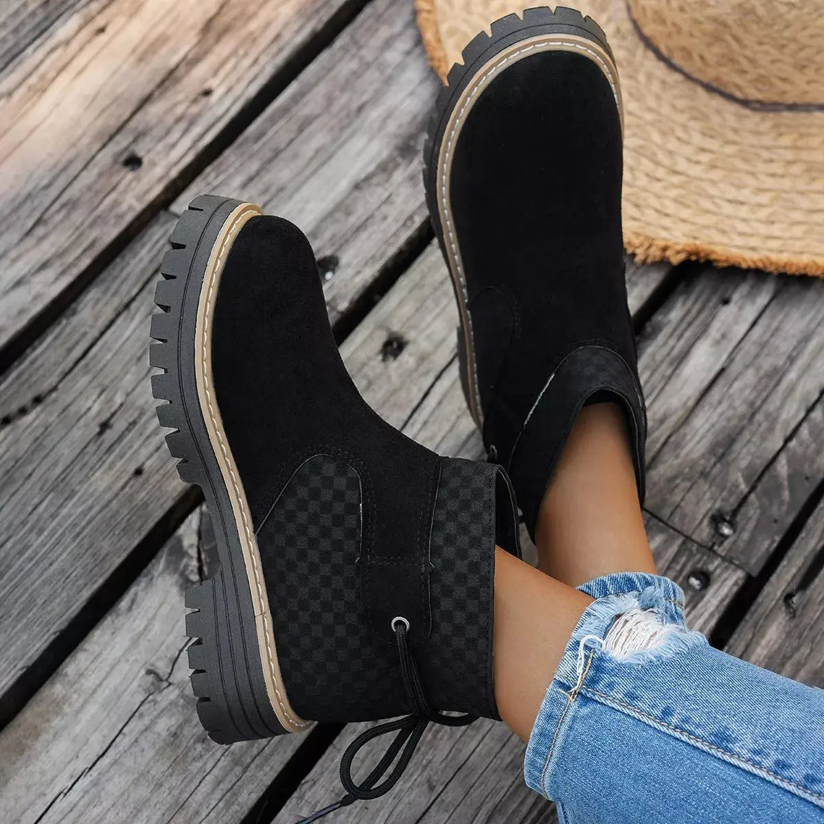 Round Toe Platform Boots  Style Ratio