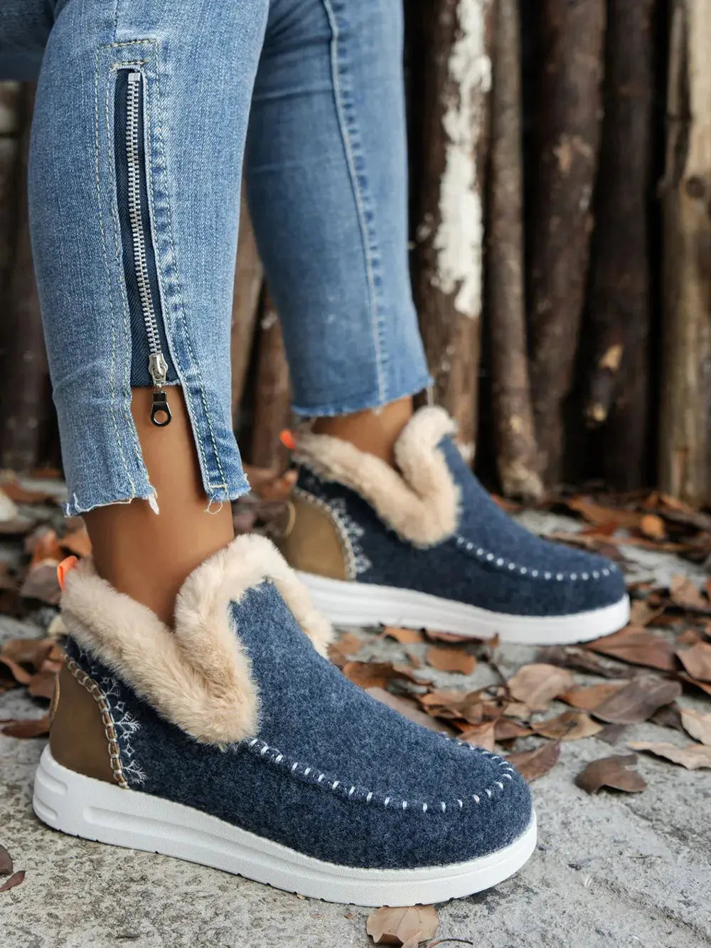 Furry Suede Round Toe Flat Sneakers  Style Ratio