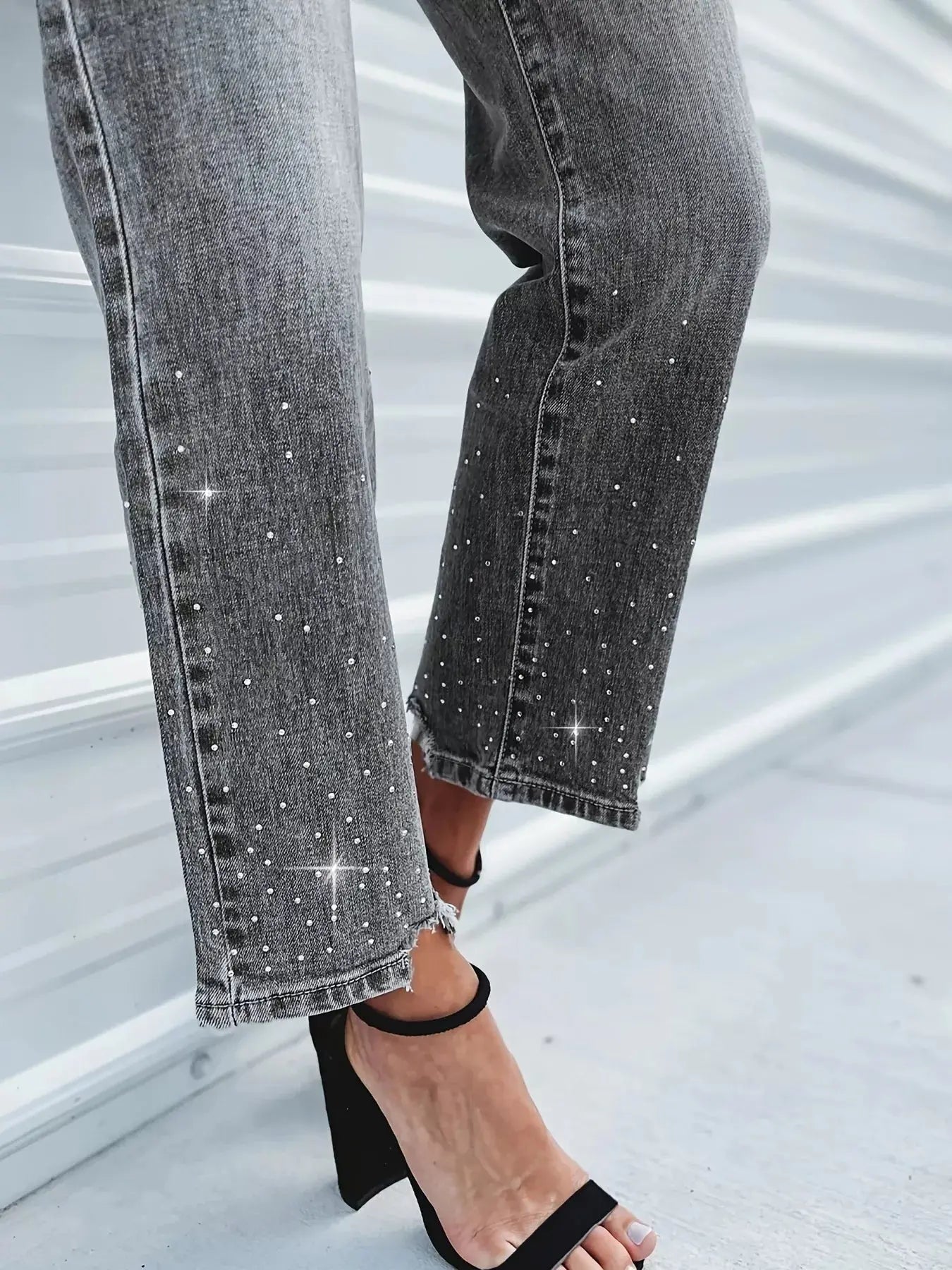 Rhinestone Embellished Cropped Jeans  Style Ratio