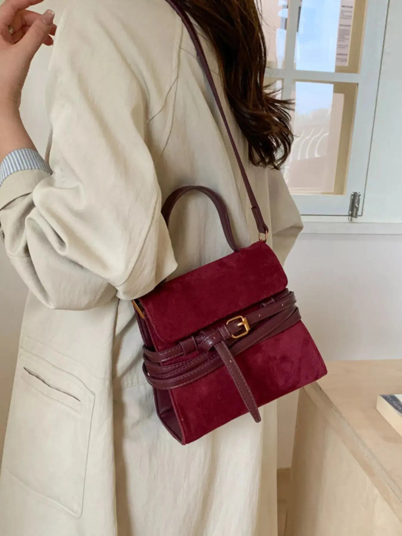 Suede Buckle Decor Crossbody Bag  Style Ratio