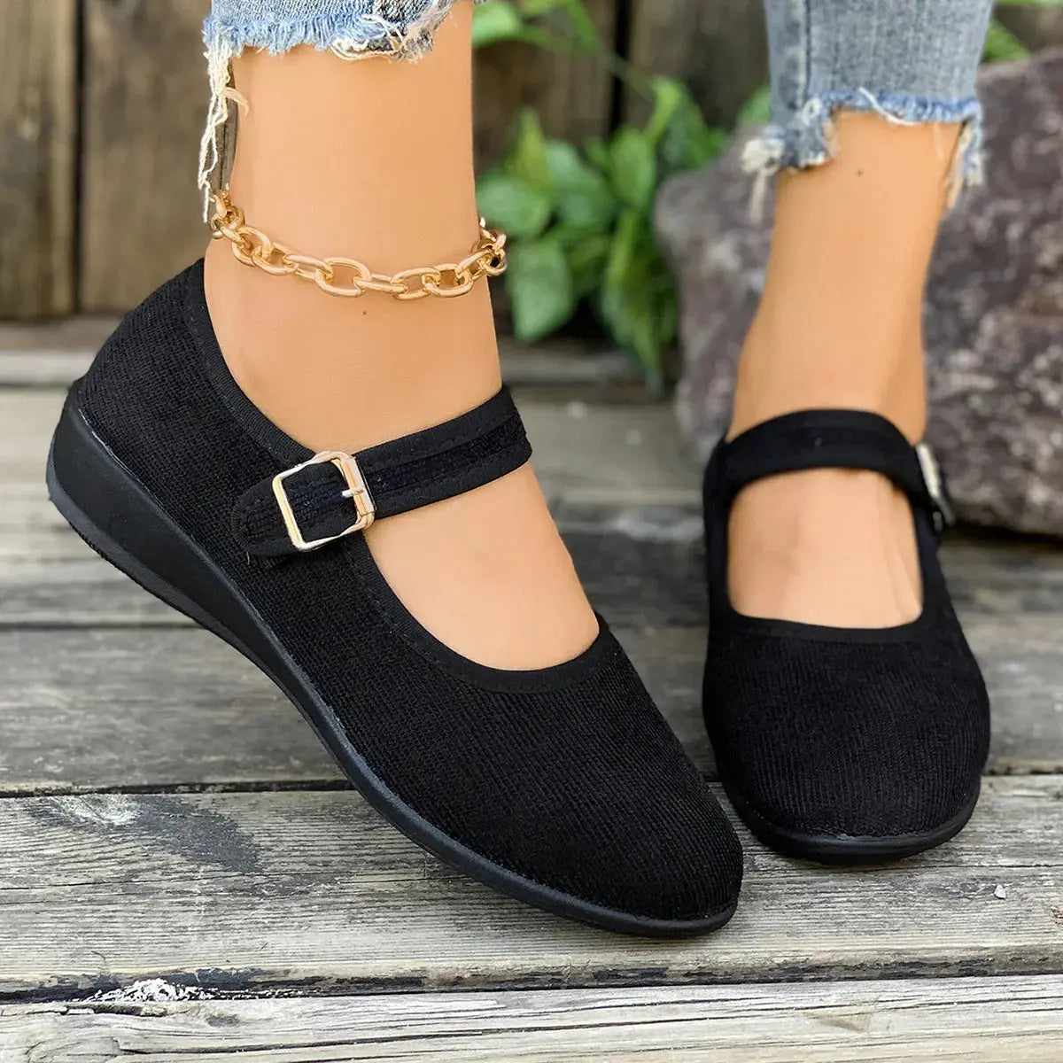 Round Toe Mesh Slip-Ons  Style Ratio
