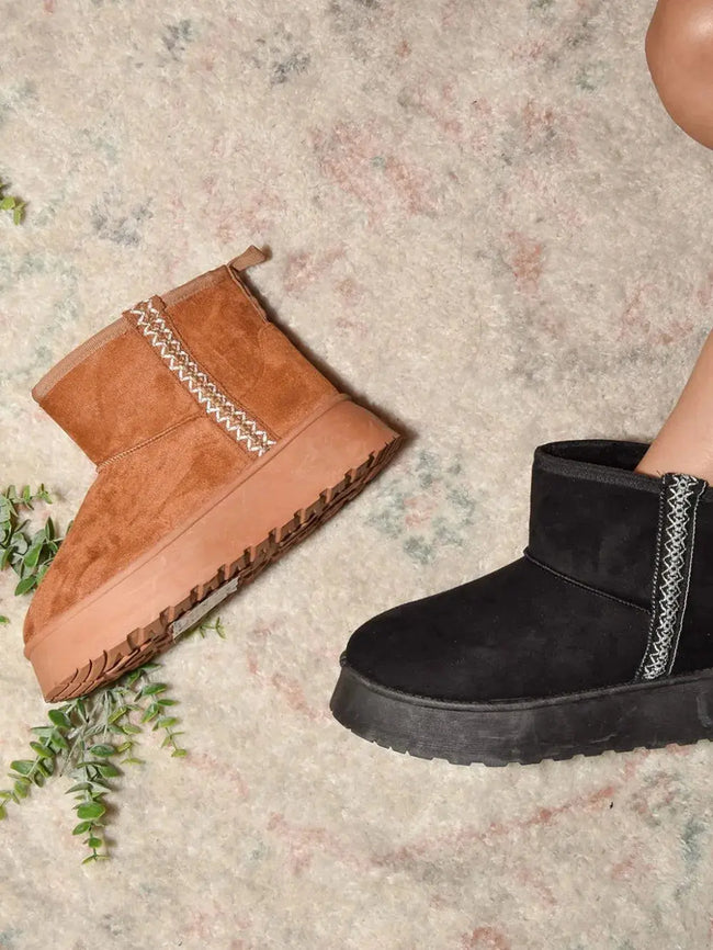WILD DIVA Round Toe Platform Boots  Style Ratio