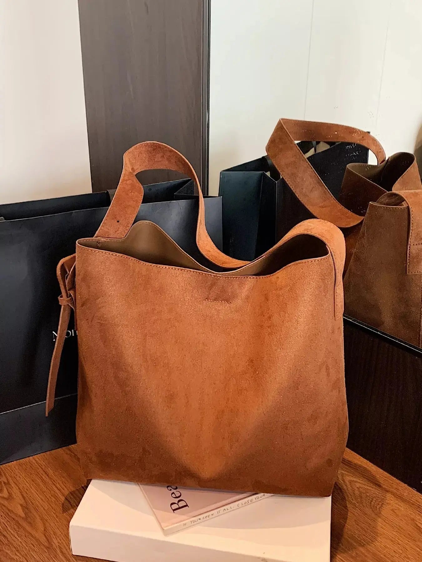 Buckle Adjustable Strap Tote Bag  Style Ratio
