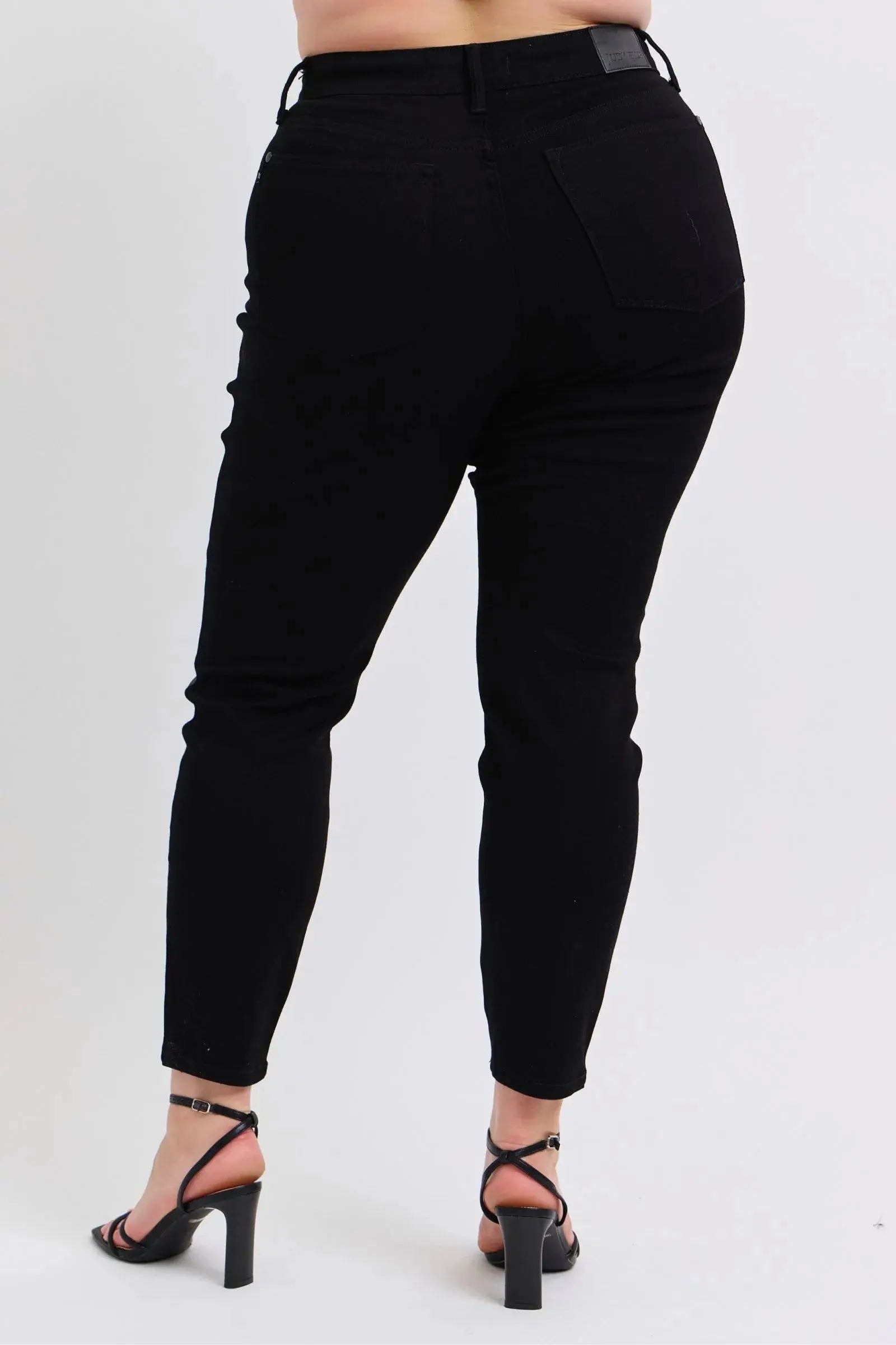 Judy Blue Plus Size HW Faux Leather Skinny Pants  Style Ratio
