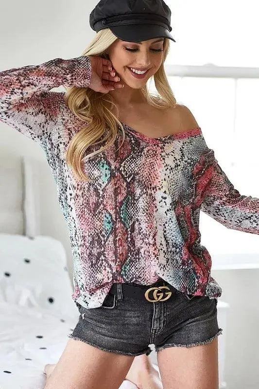 BiBi Snakeskin Print Low Gauge Hacci V Neck Long Sleeve Top  Style Ratio