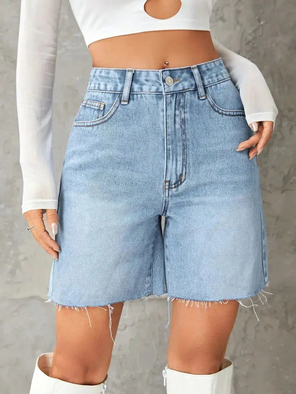 Frayed Hem Denim Shorts  Style Ratio