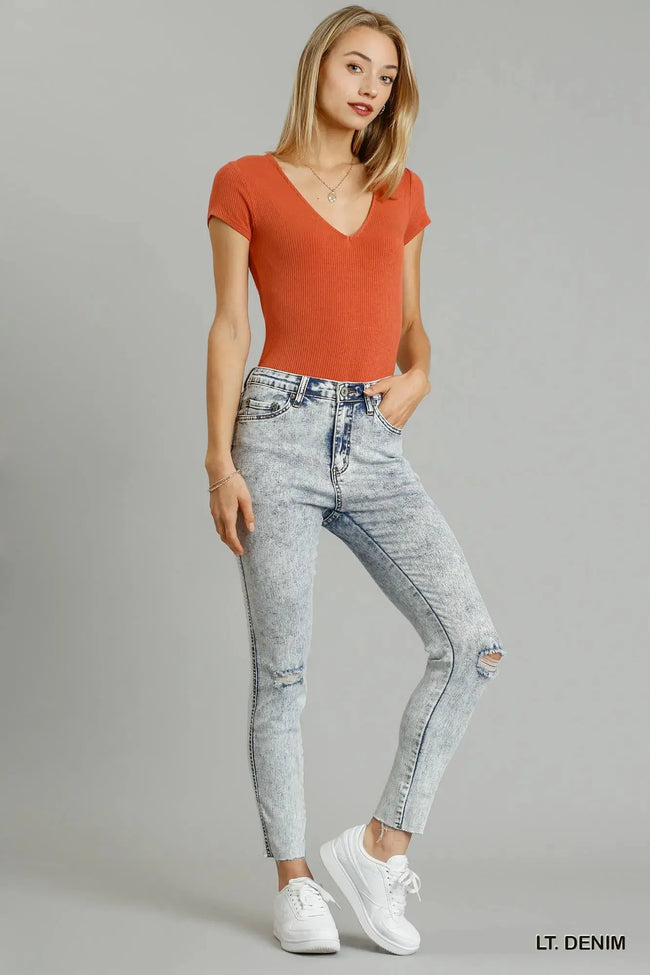 Umgee 5-Pockets Distressed Detail Stretch Denim Skinny Jeans with Unfinished Hem  Style Ratio