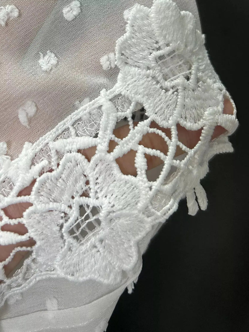 Lace Trimmed Swiss Dot Shirt  Style Ratio