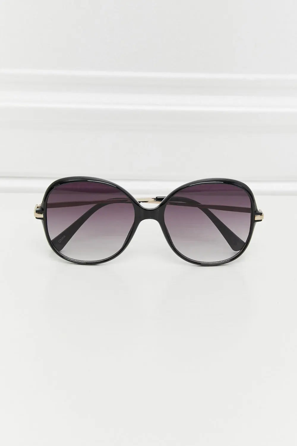 Metal-Plastic Hybrid Full Rim Sunglasses  Style Ratio