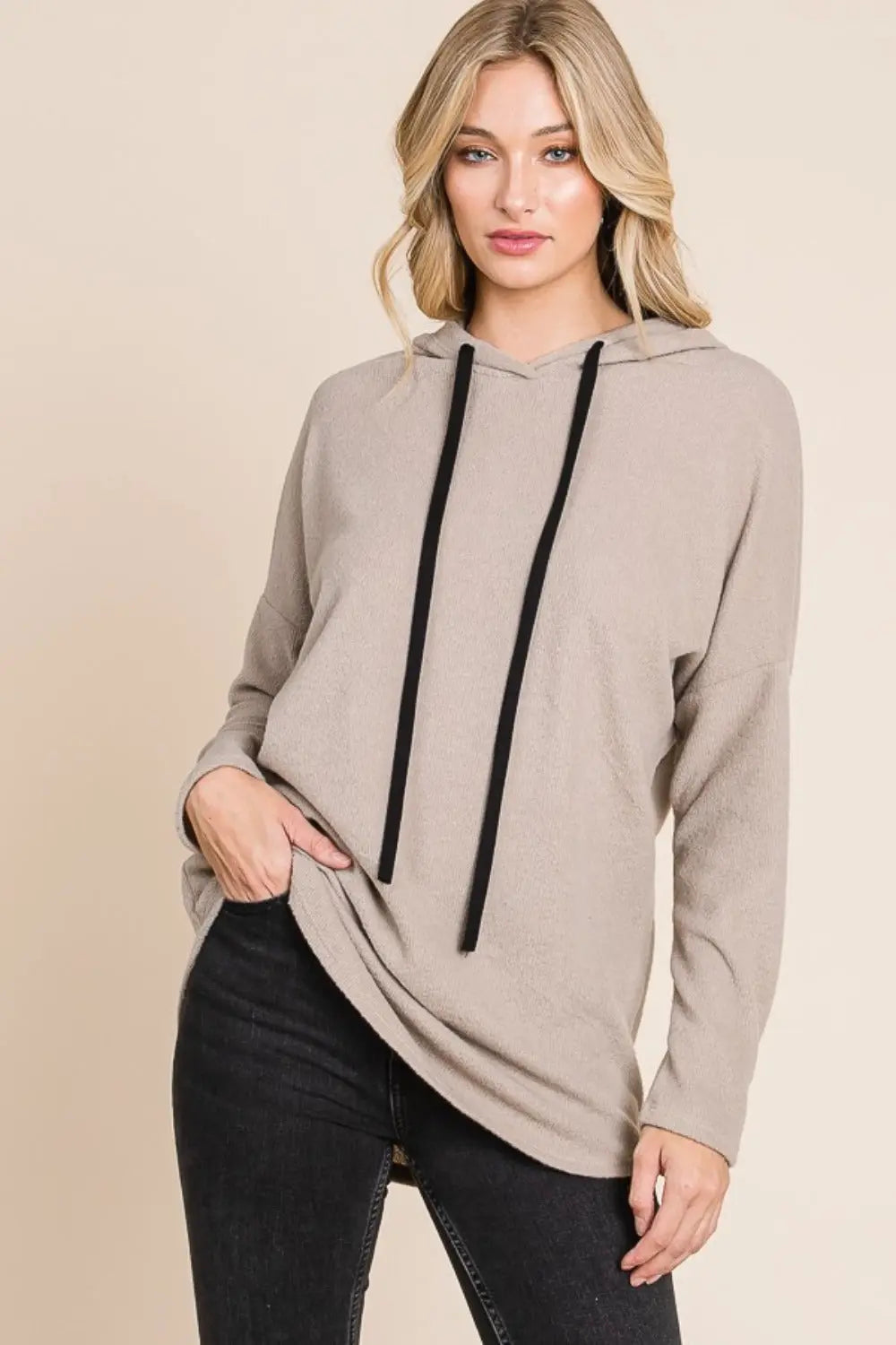 Bombom Contrast Drawstring Drop Shoulder Knit Hoodie  Style Ratio