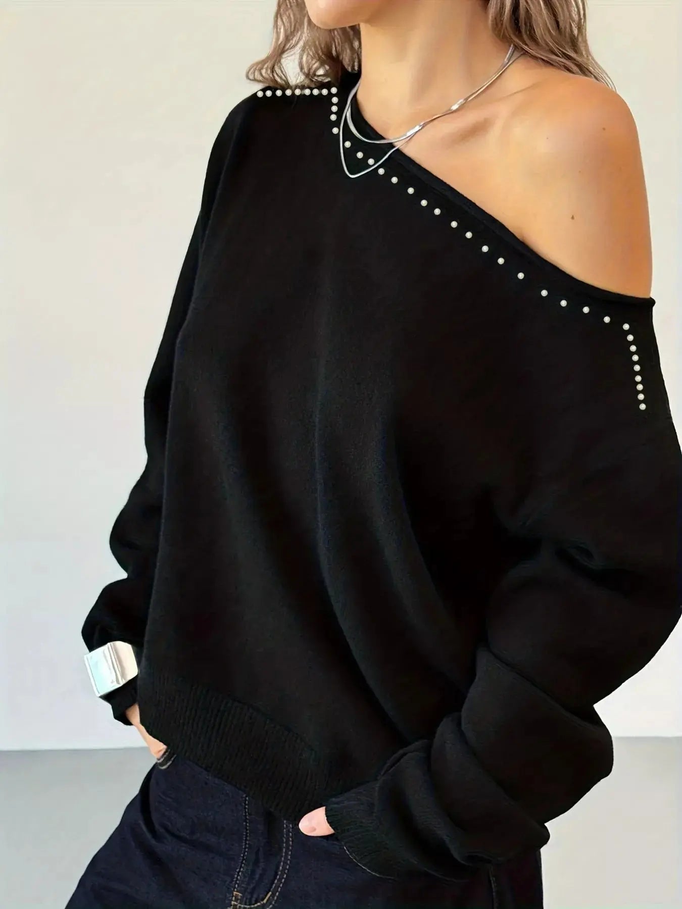 Studded Single Shoulder Knit Top  Style Ratio