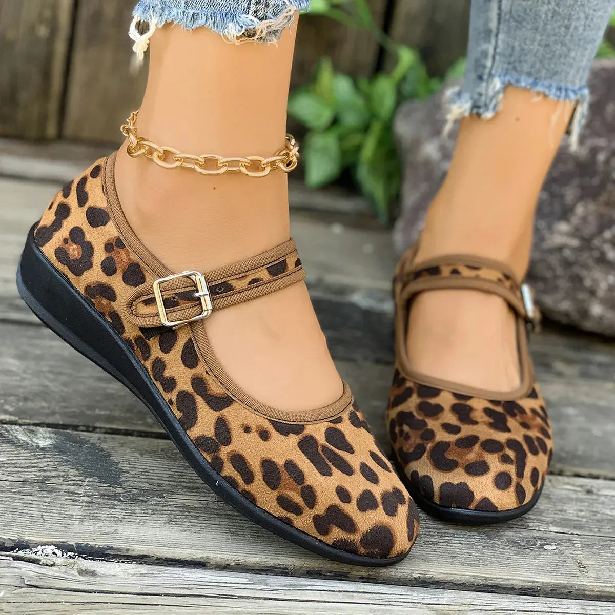 Round Toe Mesh Slip-Ons  Style Ratio