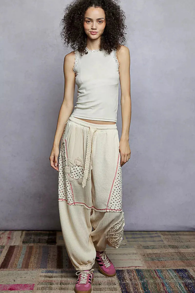 POL Round Neck Cropped Tank with Lace Trim  Style Ratio