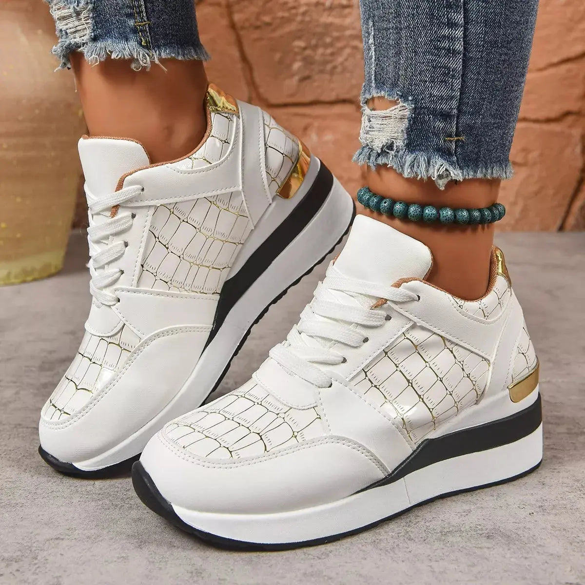 Lace Up Round Toe  Sneakers  Style Ratio