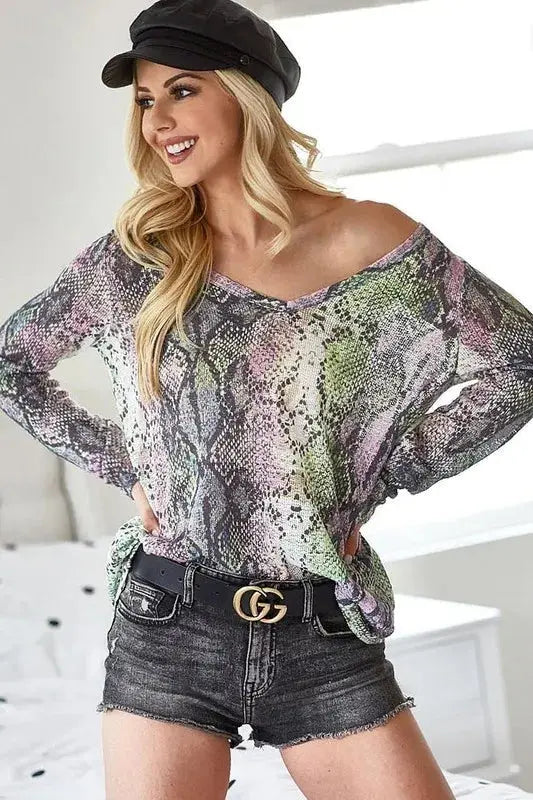 BiBi Snakeskin Print Low Gauge Hacci V Neck Long Sleeve Top  Style Ratio