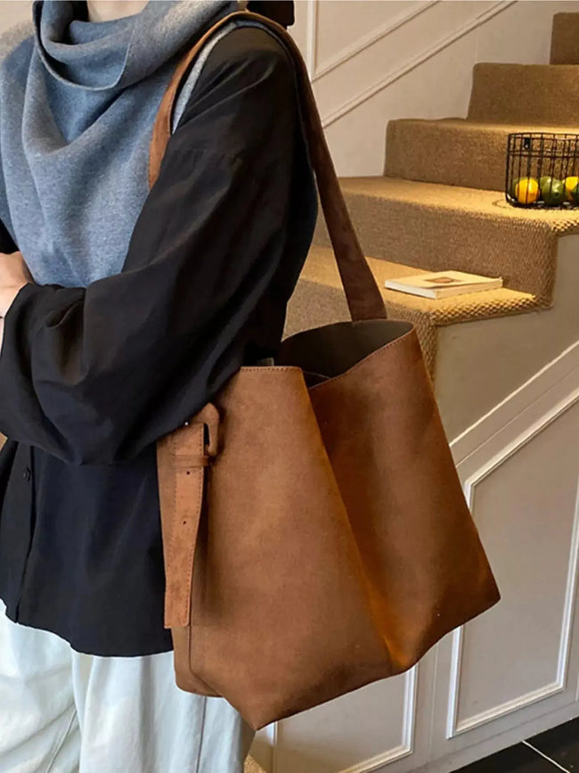 Buckle Adjustable Strap Tote Bag  Style Ratio
