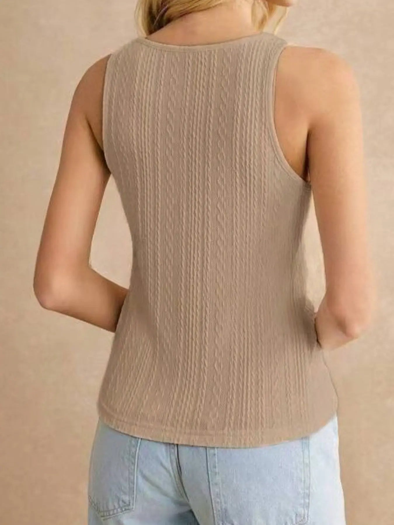 Textured Knit Scoop Neck Tank  Style Ratio