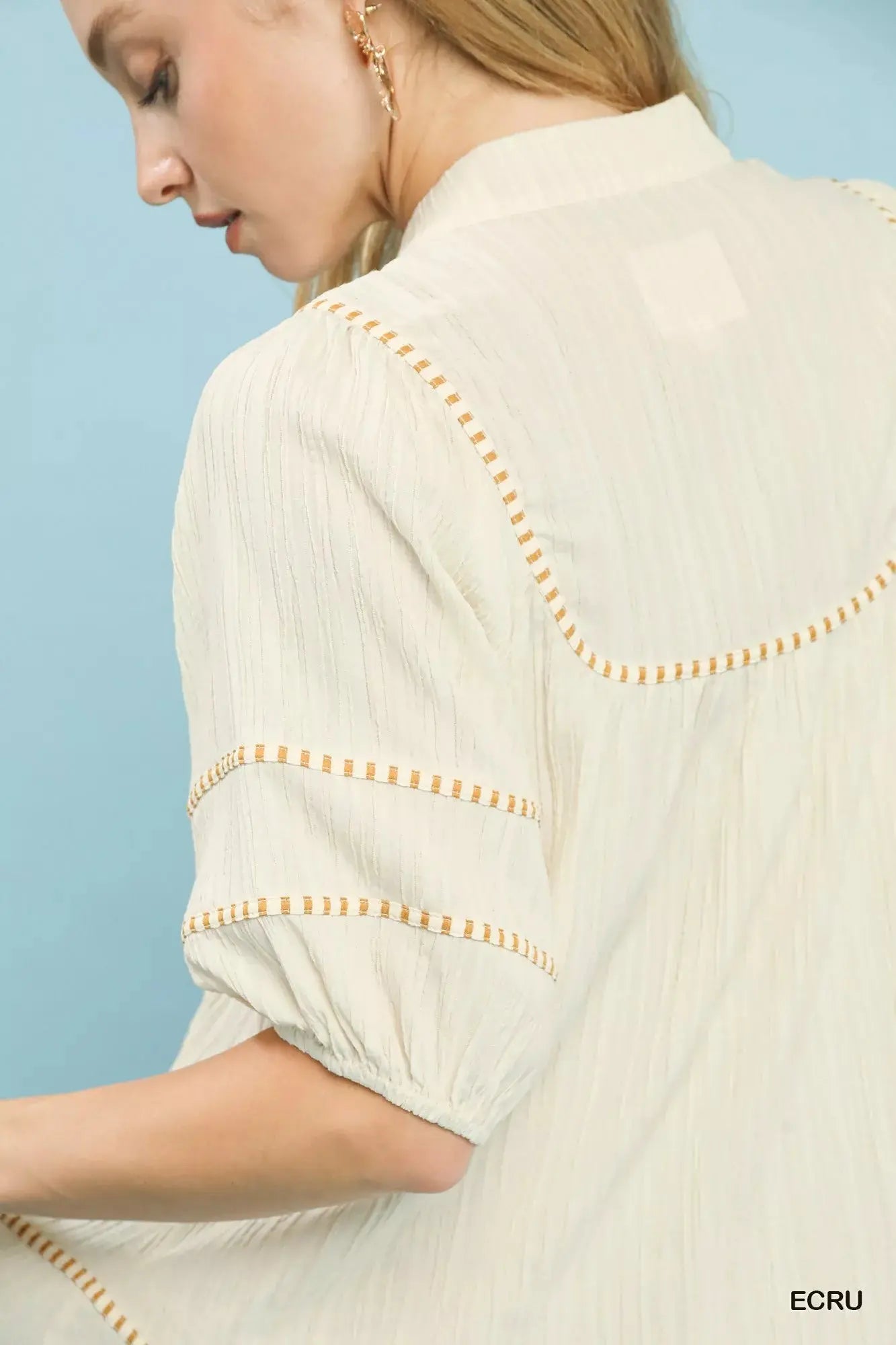Umgee Textured Short Sleeve Top with Contrast Trim  Style Ratio