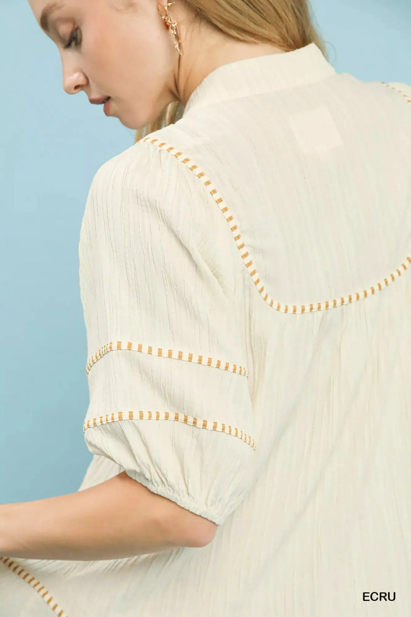 Umgee Textured Short Sleeve Top with Contrast Trim  Style Ratio
