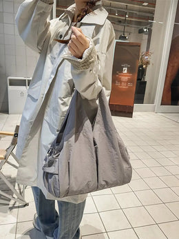 Lightweight Nylon Shoulder Bag  Style Ratio