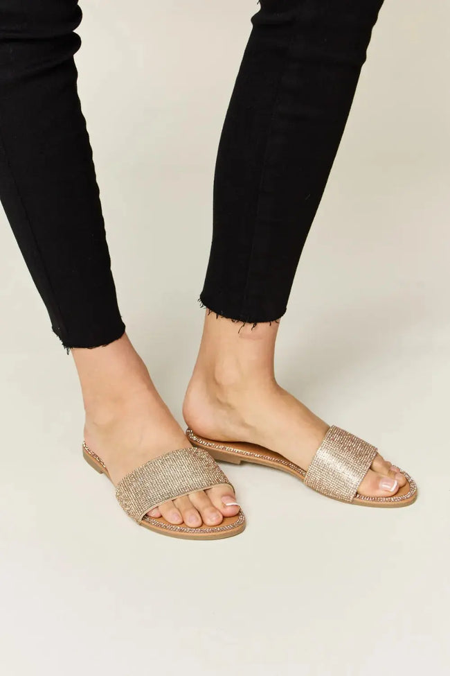 WILD DIVA Rhinestone Open Toe Flat Sandals  Style Ratio