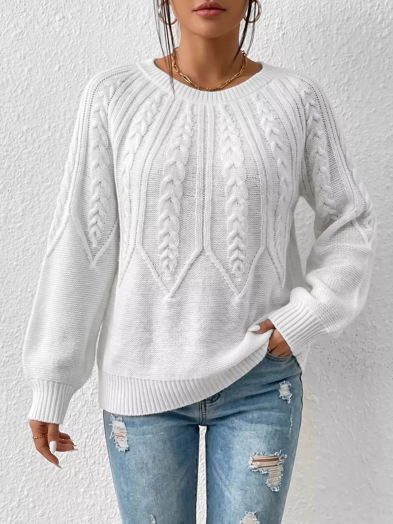 Cable-Knit Round Neck Sweater  Style Ratio