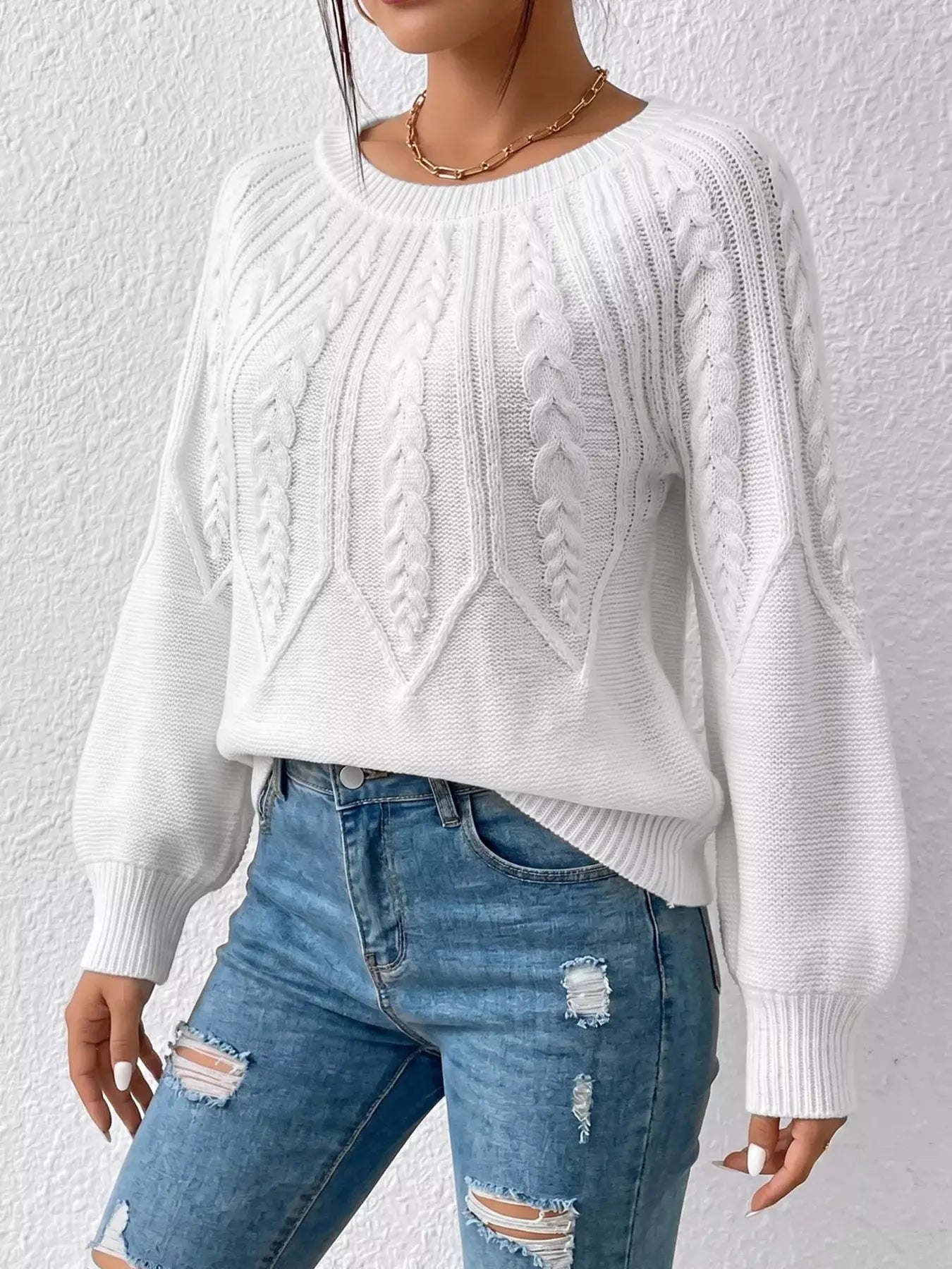 Cable-Knit Round Neck Sweater  Style Ratio