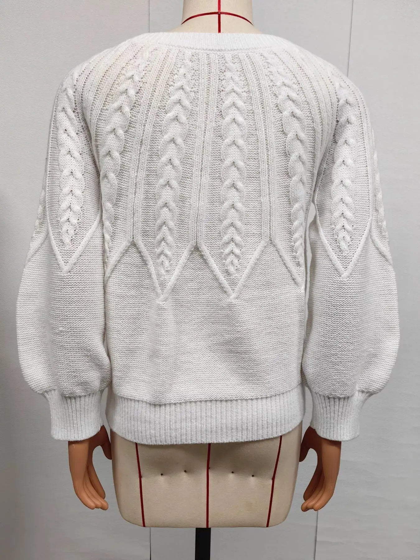 Cable-Knit Round Neck Sweater  Style Ratio