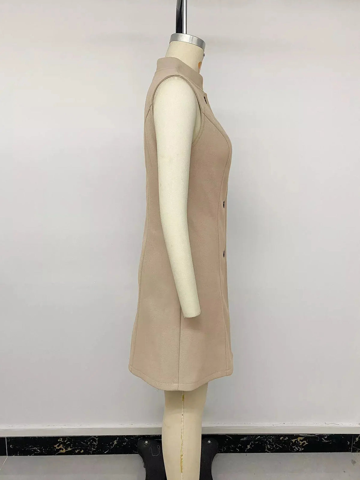 Elegant Button-Down Vest Coat  Style Ratio