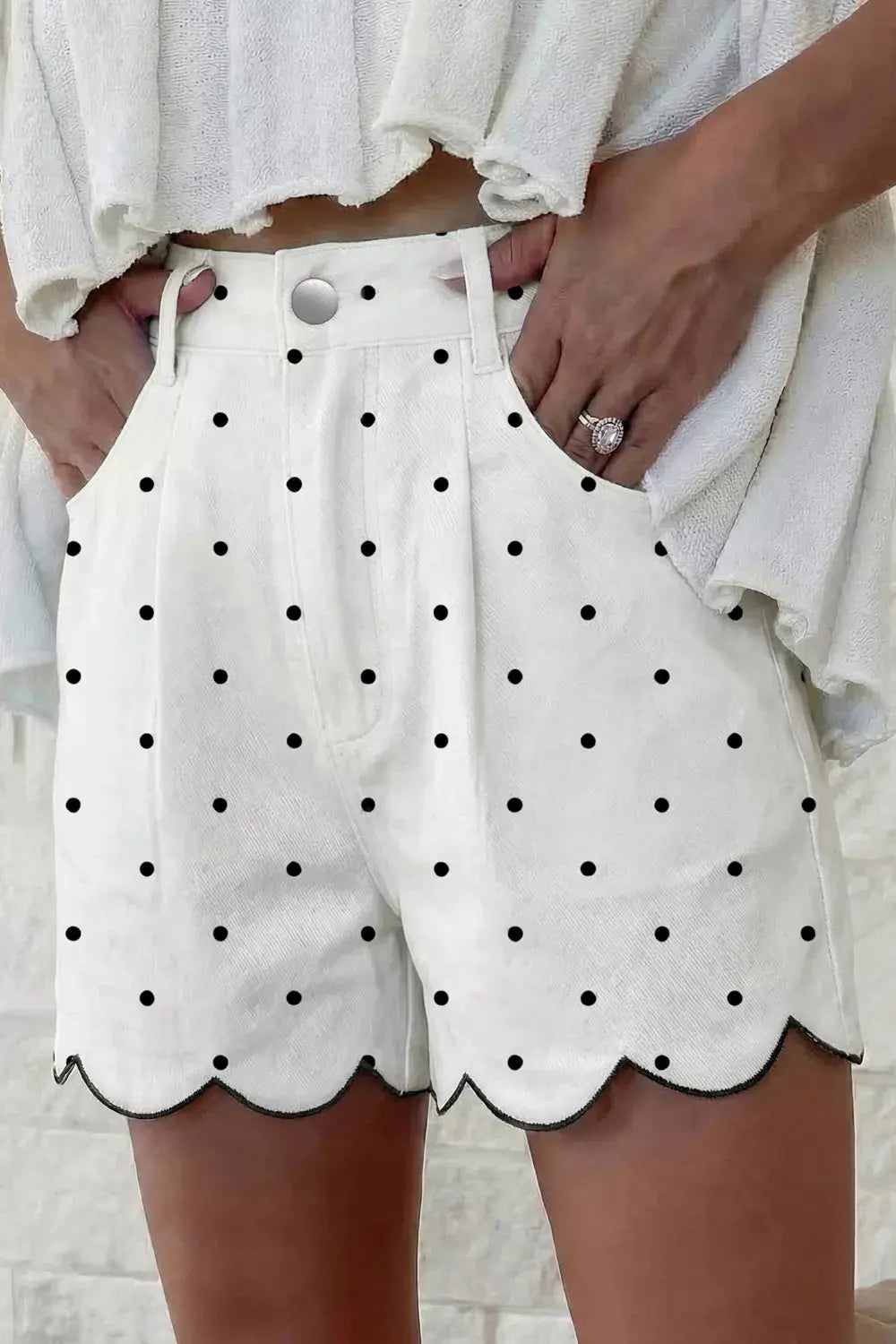 Polka Dot Scalloped Hem Shorts  Style Ratio