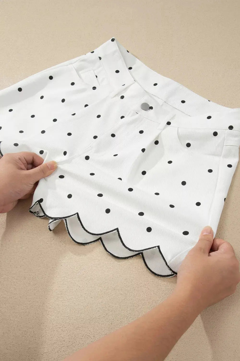 Polka Dot Scalloped Hem Shorts  Style Ratio