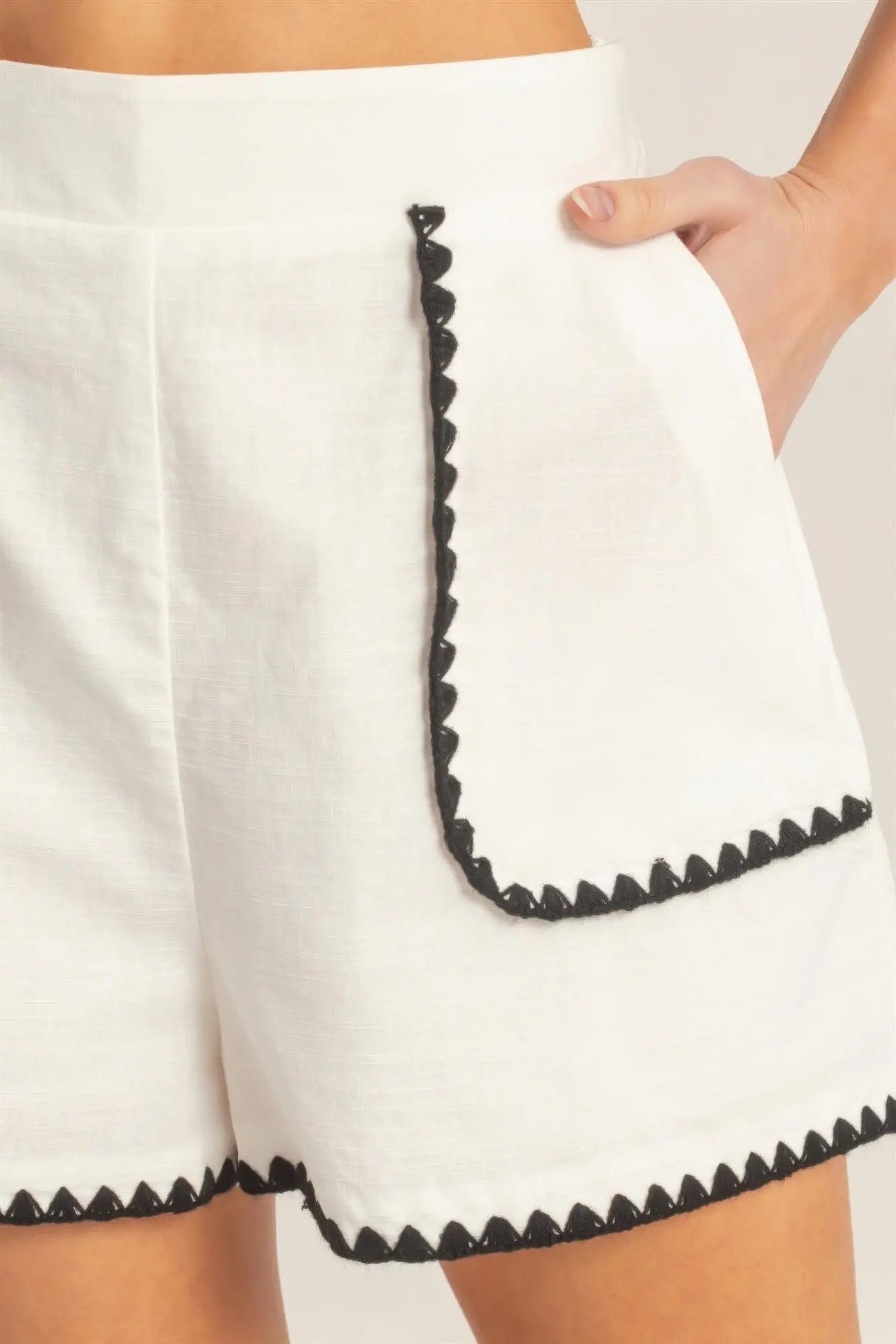 Scallop Trim High-waisted Shorts  Style Ratio