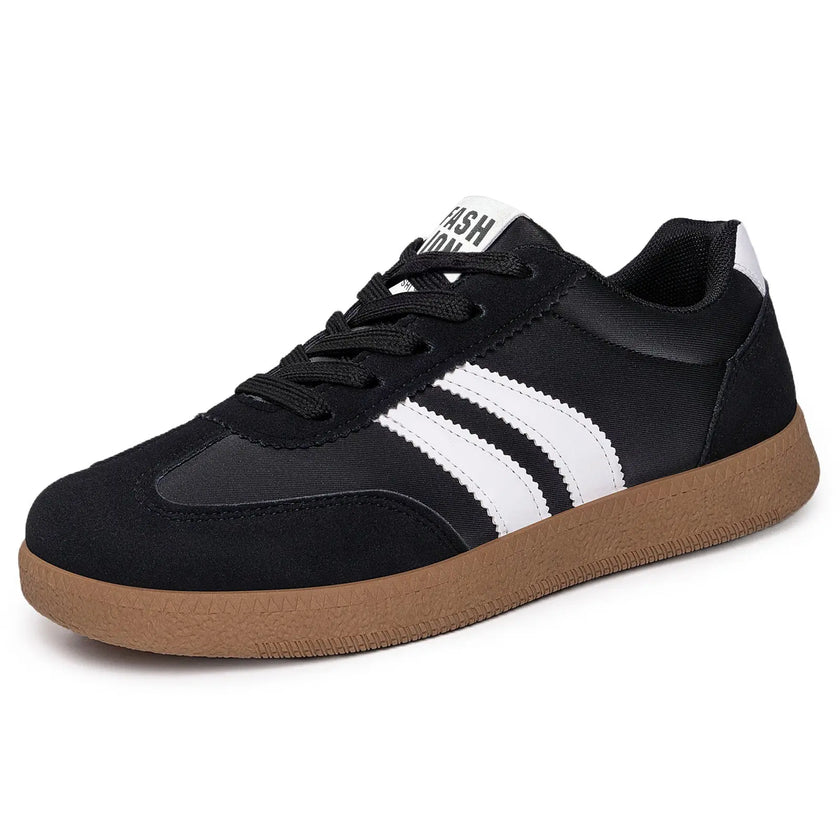 Soft and Lightweight Striped Training Sneakers  Style Ratio