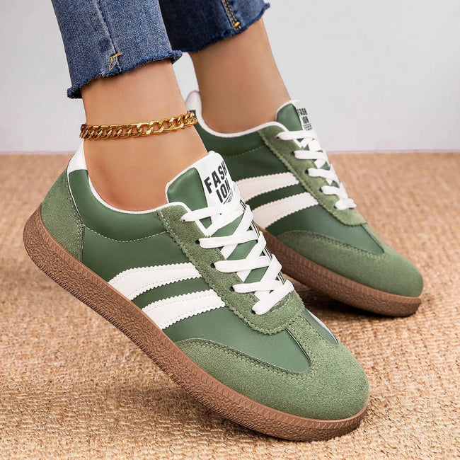 Soft and Lightweight Striped Training Sneakers  Style Ratio