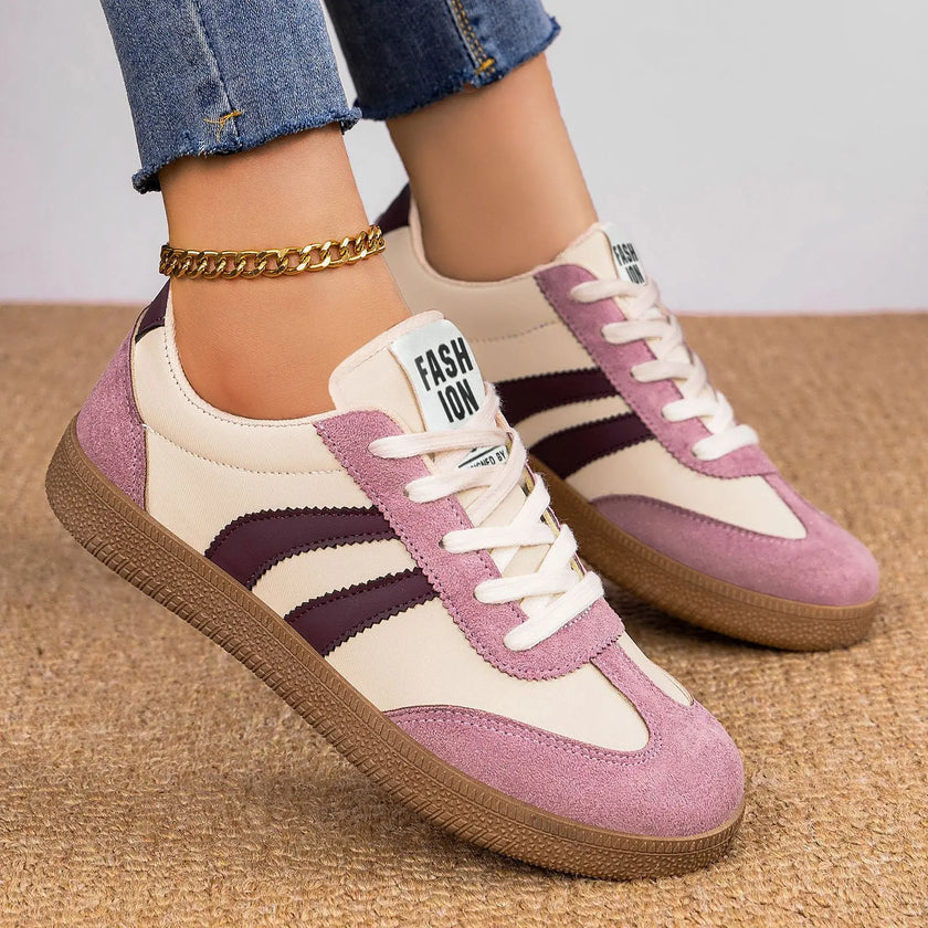Soft and Lightweight Striped Training Sneakers  Style Ratio