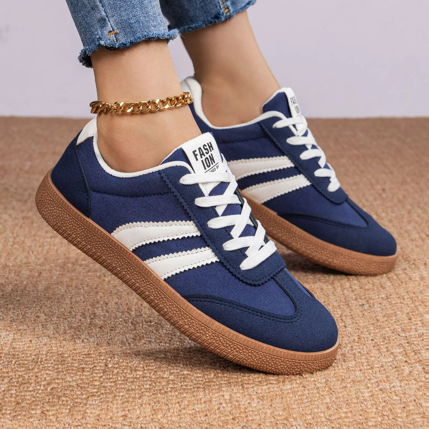 Soft and Lightweight Striped Training Sneakers  Style Ratio