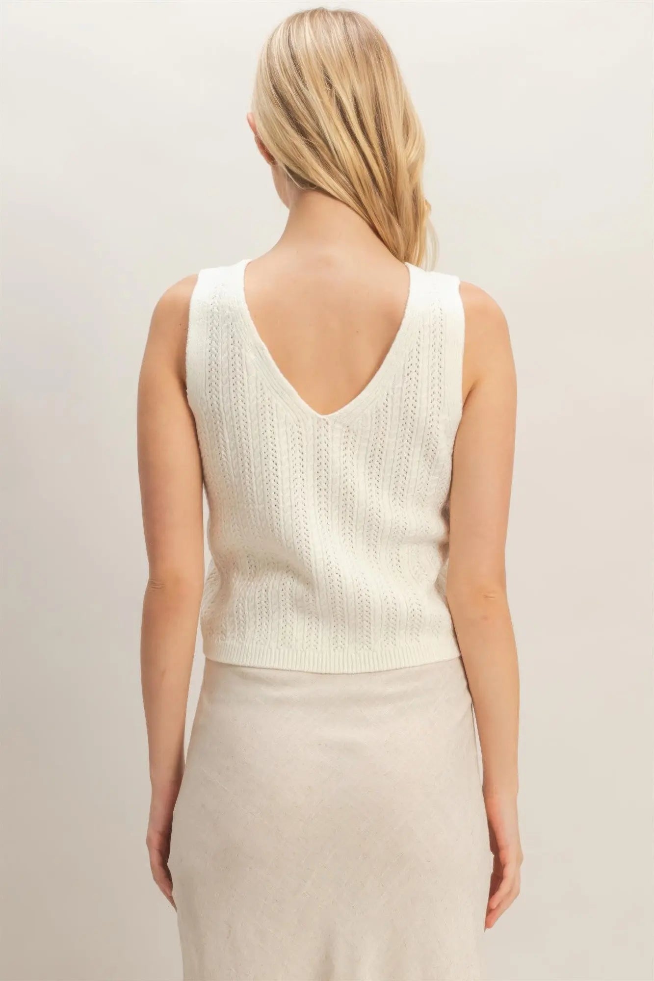 V-Neck Light Knit Vest  Style Ratio