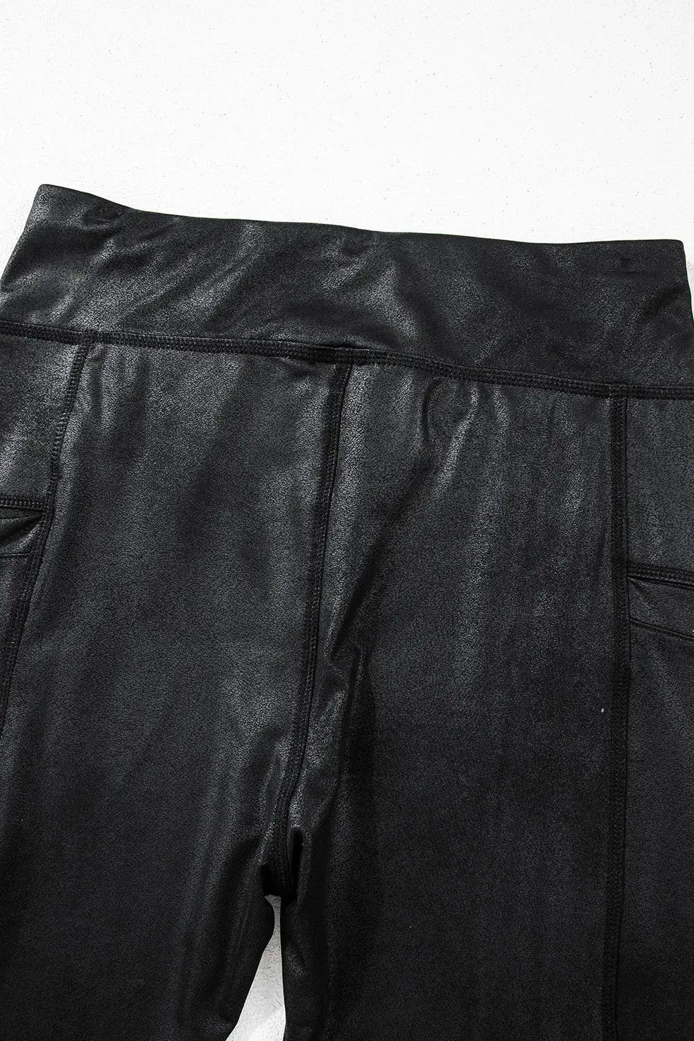 Pocketed V-Cut Waist Leggings  Style Ratio