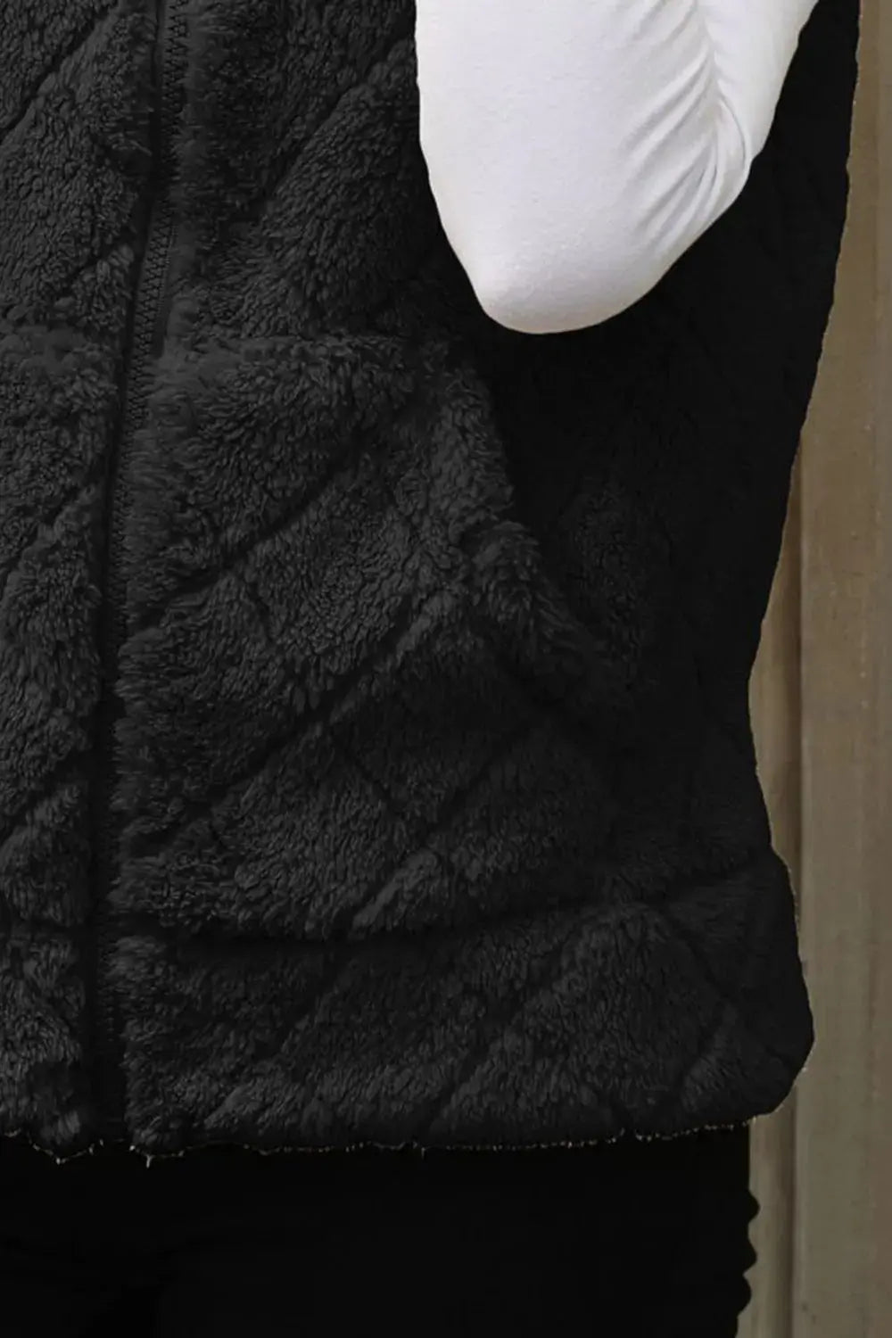 Fuzzy Plaid Texture Zip Up Vest Coat  Style Ratio