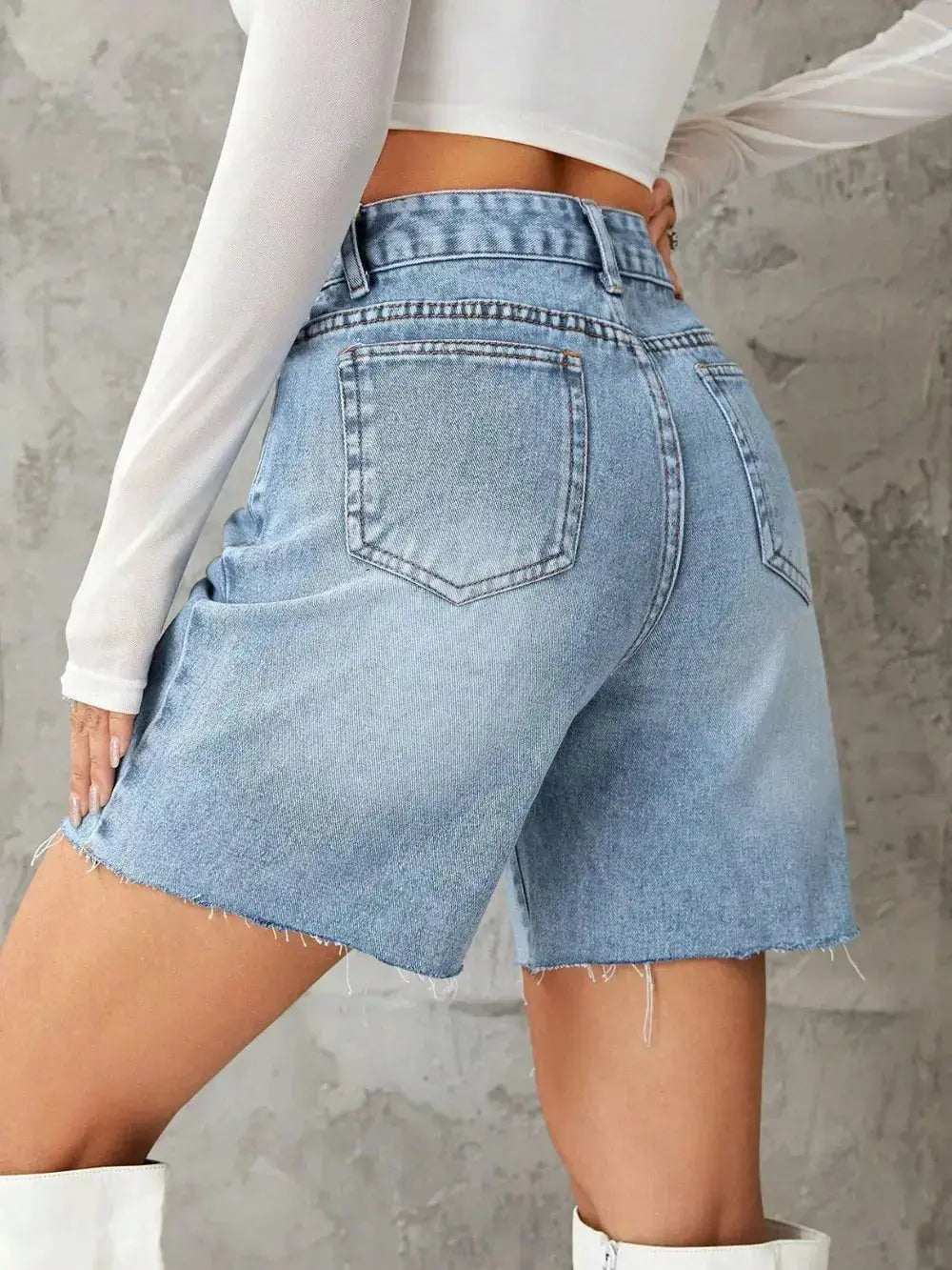 Frayed Hem Denim Shorts  Style Ratio
