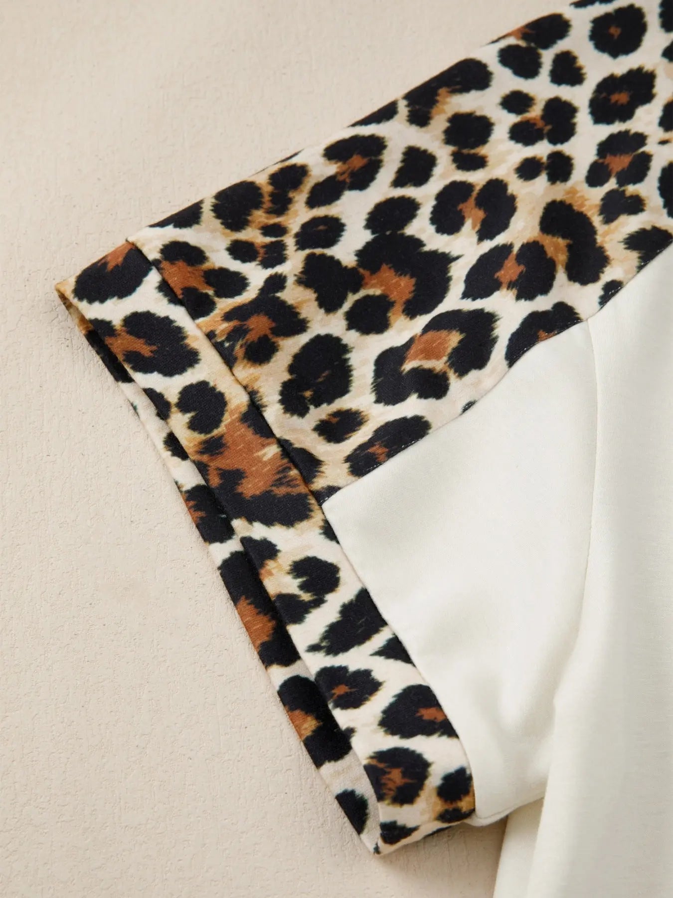Leopard Print Raglan Short Sleeve Shirt  Style Ratio