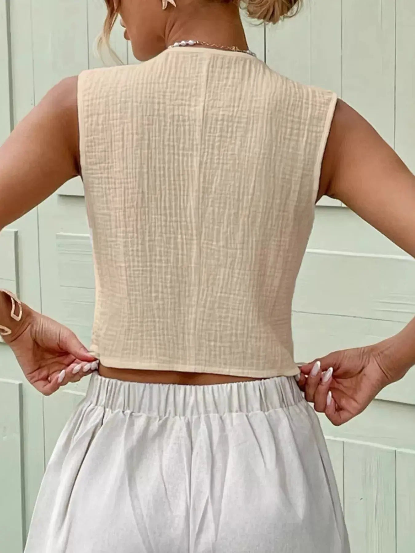 Textured Button-Front Vest  Style Ratio