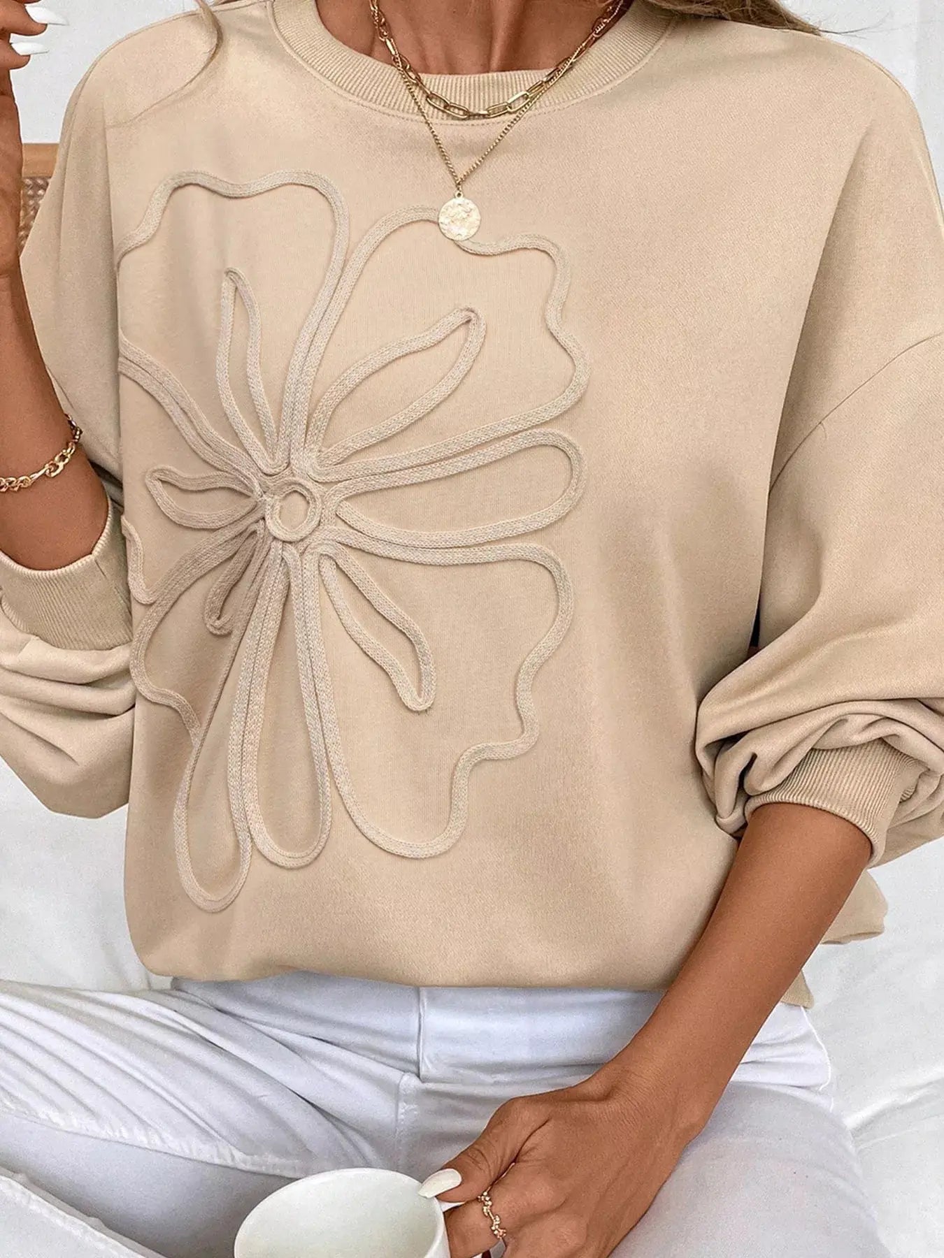 Embroidered Flower Pattern Drop Shoulder Sweatshirt  Style Ratio