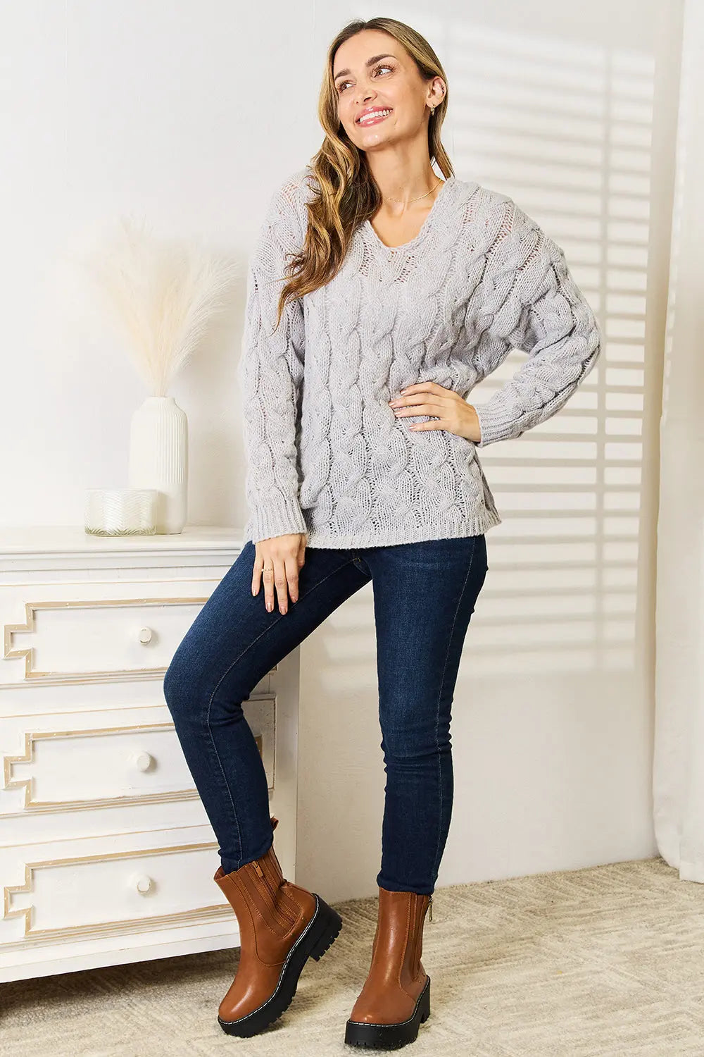 Woven Right Cable-Knit Hooded Sweater  Style Ratio